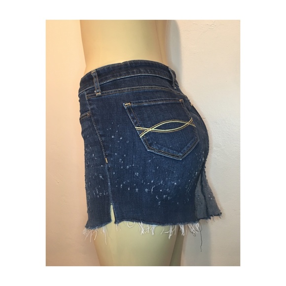 Denim - Picture 3 of 4